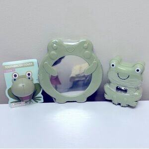 NWT Target Bullseye Playground Bundle of 3 Green Frog Bathroom Accessories